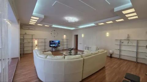 3-комн. квартира, 150 м² · Донецк, Ворошиловский район