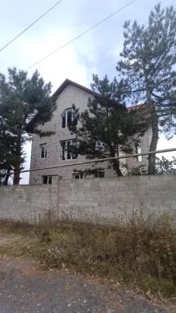 Дом, 400 м² · Донецк, Ленинский район