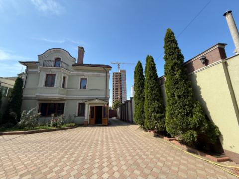 Дом, 427 м² · Донецк, Ворошиловский район