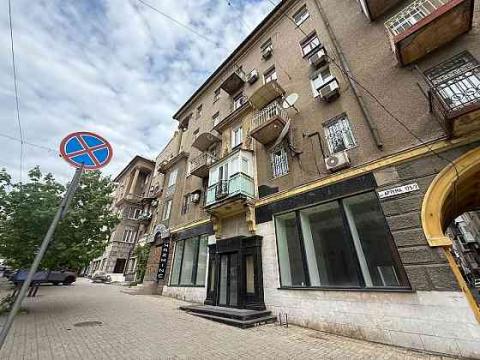 3-комн. квартира, 90 м² · Донецк, Ворошиловский район