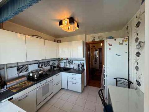 3-комн. квартира, 70 м² · Донецк, Киевский район