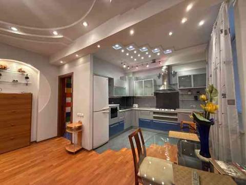 4-комн. квартира, 115 м² · Донецк, Ворошиловский район