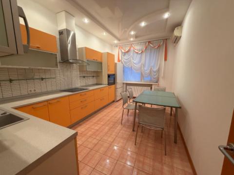 2-комн. квартира, 74 м² · Донецк, Ворошиловский район