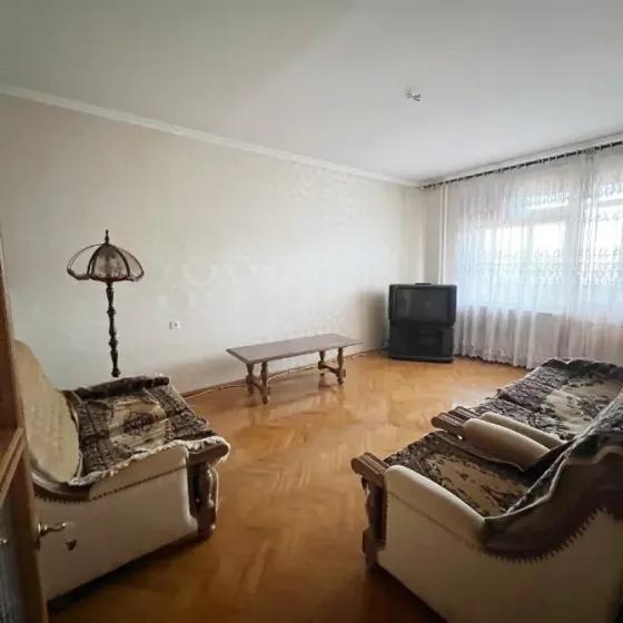 3-комн. квартира, 72 м² · Донецк, Кировский район · фото 1