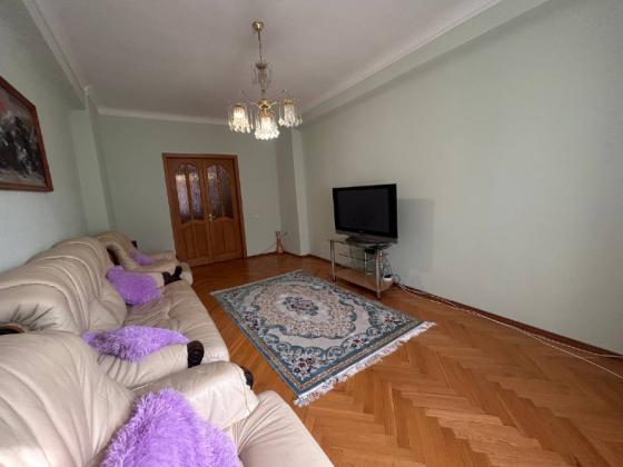 3-комн. квартира, 90 м² · Донецк, Ворошиловский район · фото 1