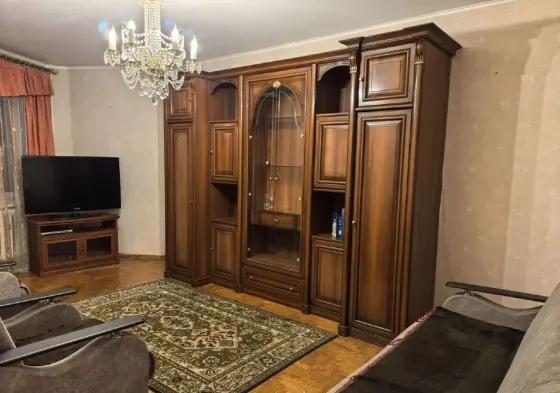 3-комн. квартира, 64 м² · Донецк, Кировский район · фото 1