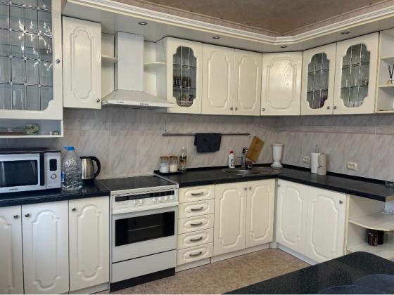 4-комн. квартира, 95 м² · Донецк, Будённовский район · фото 1